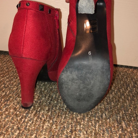 Red faux suede booties - Picture 4 of 4